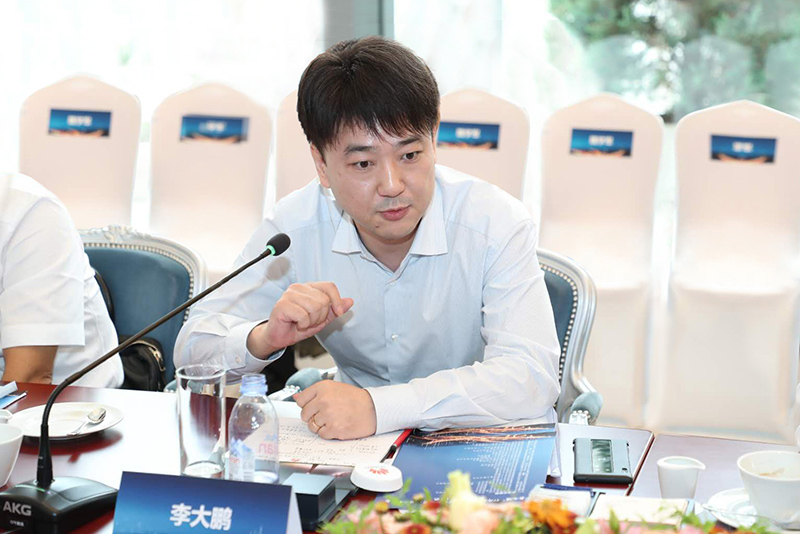 1722409404539935TuTc.jpg 集團(tuán)總裁李大鵬參與圓桌對(duì)話.jpg